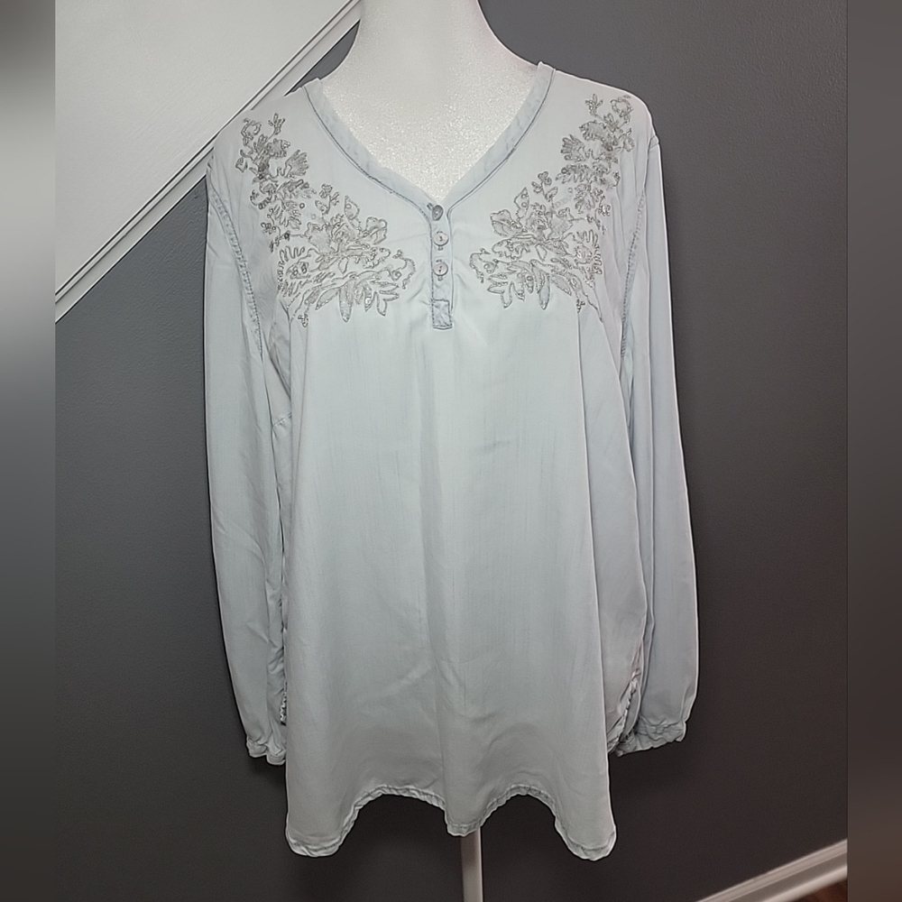 Chico’s Sequined Chambray Tunic Top Women’s Size L Pullover V-Neck Long Sleeves